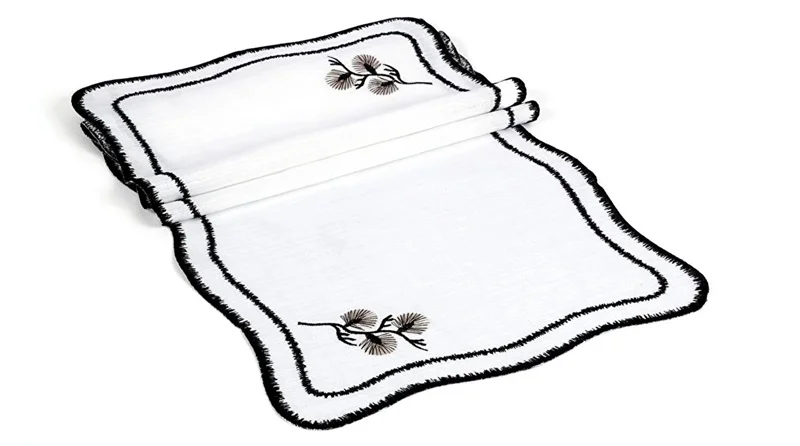 Runner Amerikan Seti Dianna Nature Nakışlı Beyaza Siyah 13 Parça