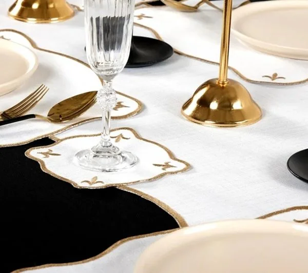 Runner Amerikan Seti Queen Nature Nakışlı Beyaza Altın 13 Parça