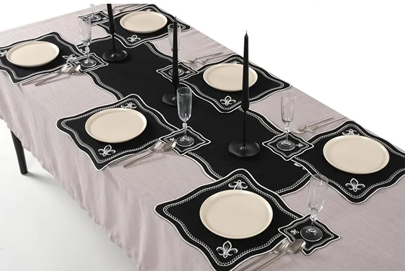 Runner Amerikan Seti King Nature Nakışlı Siyaha Beyaz 13 Parça