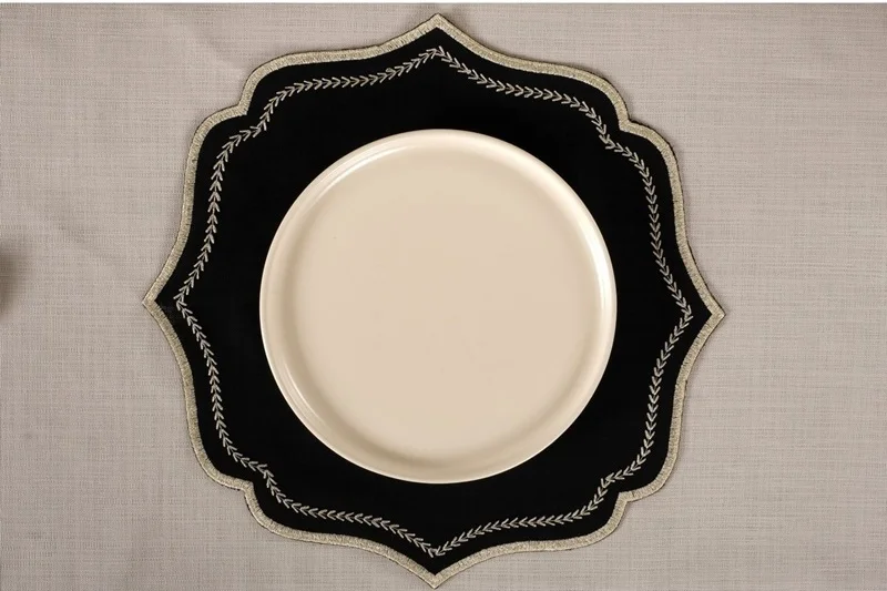 Runner Amerikan Seti Balık Sırtı Nakışlı Siyah 13 Parça Nature Serisi