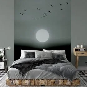 Siyah beyaz minimalist güneş silüeti ve uçan kuş figürleri duvar kağıdı