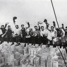 Trendyol New York gökdelen inşaatı işçileri duvar posteri bursa ve Hepsiburada siyah beyaz nostaljik New York manzaralı duvar kağıdı modelleri