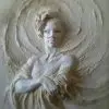 maskeli kadin figurlu modern sanat rolyef duvar kagidi