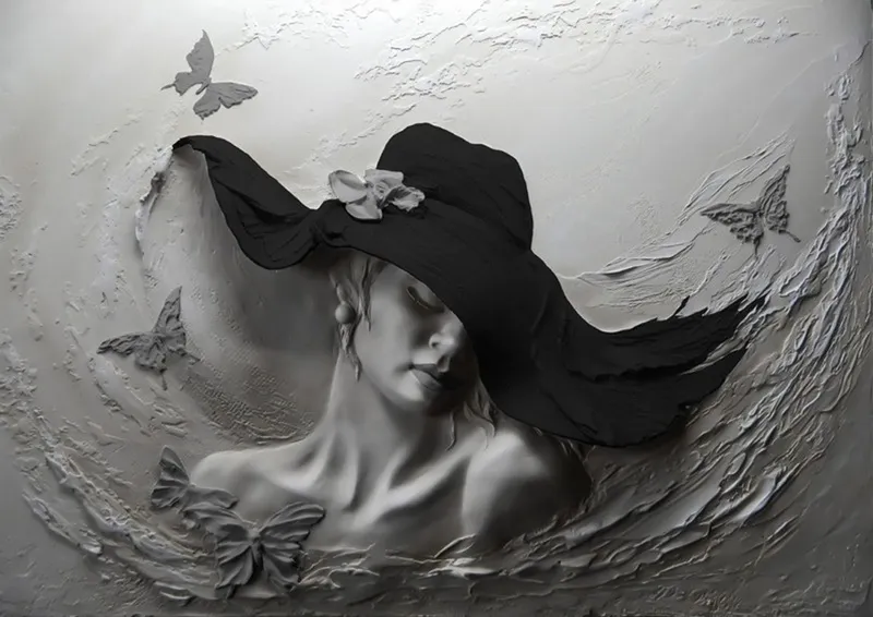 Siyah şapkalı kadın portreli ve kelebek detaylı 3D heykel rölyef efektli dikişsiz tekstil duvar kağıdı.