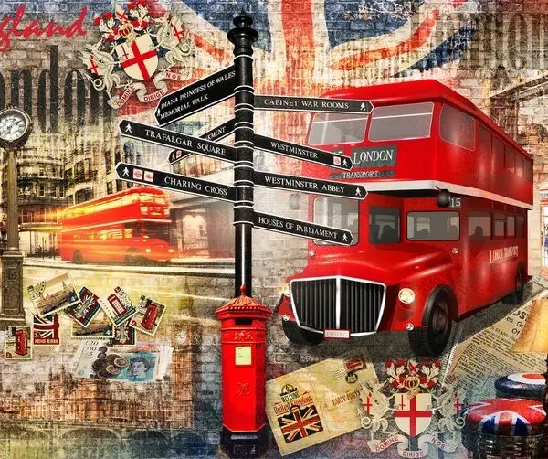 Kırmızı Londra otobüsü, telefon kulübesi ve yön tabelaları içeren vintage İngiltere temalı duvar kağıdı kolajı.