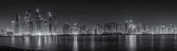 panoramik dubai gece silueti ve modern sehir 3d duvar kagidi