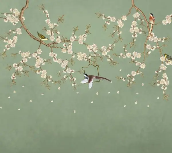 yeşil zemin üzerinde beyaz sakura kiraz çiçeği dalları ve farklı türlerde kuşlu duvar kağıdı