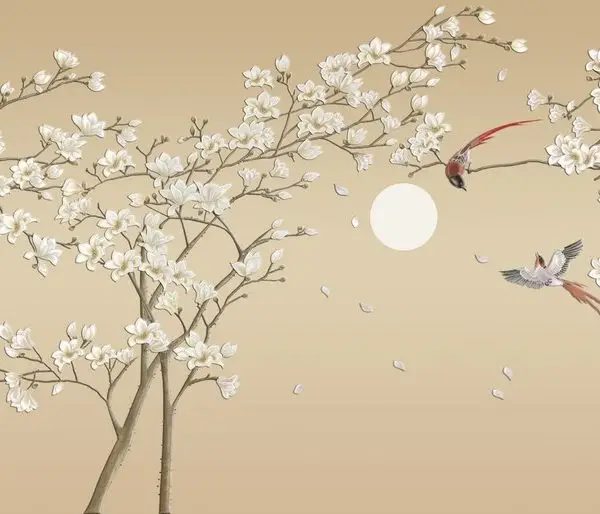 sıcak bej zemin uzerinde dolunay beyaz sakura dallari ucusan yapraklar ve uzun kuyruklu kuslu duvar kagidi