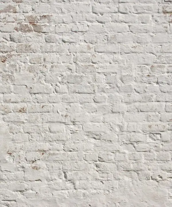 Beyaz boyalı eskitme tuğla görünümlü, 3D dokulu ve silinebilir vintage duvar kağıdı.
