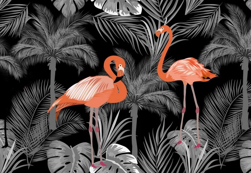 Siyah arka plan üzerinde gri palmiye yaprakları ve iki adet canlı mercan renkli flamingo figürü içeren modern duvar kağıdı tasarımı.