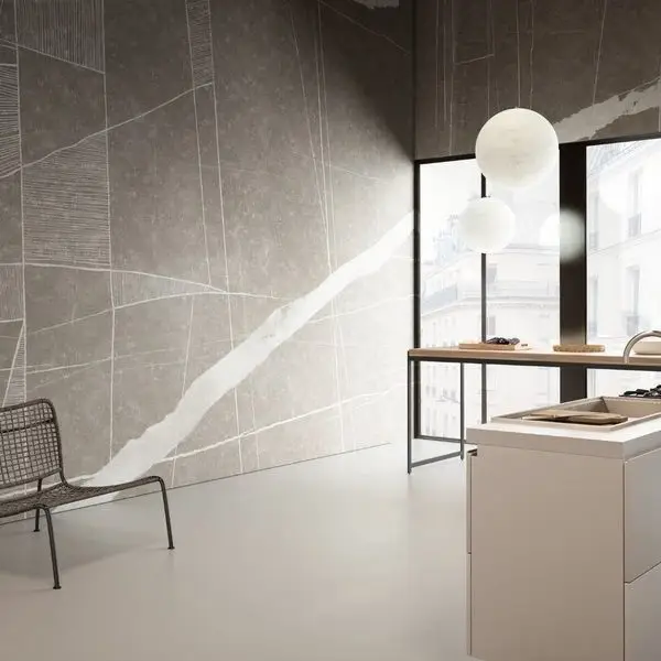 Koyu Zemin Üzerinde İnce Beyaz Geometrik Çizgili ve Pürüzlü Hatlı Modern Duvar Kağıdı