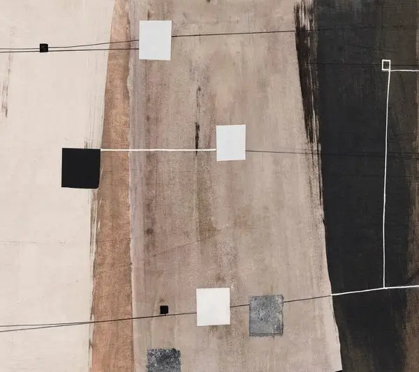 Kiremit Rengi Dikey Tuğla Desenli ve Yan Tarafında Açık Gri Sanatsal Desenli Şerit Bulunan Modern Duvar Kağıdı