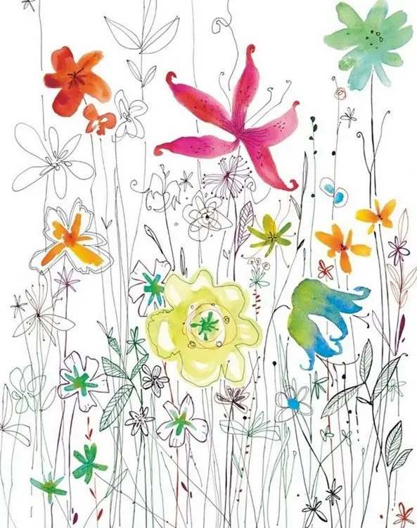 Beyaz zemin üzerinde suluboya tekniğiyle yapılmış pembe sarı ve yeşil çiçekler ile siyah çizgi sanatı detayları içeren çocuk odası duvar kağıdı